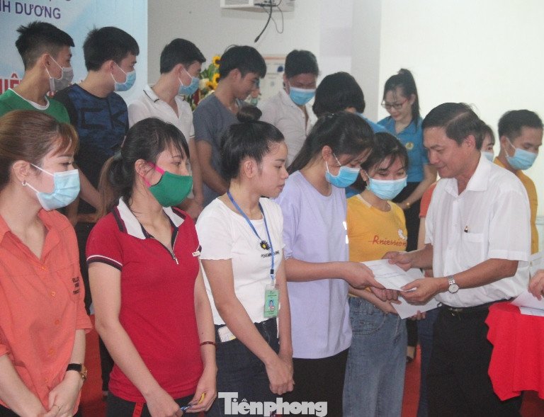 Bình Dương thưởng Tết Nguyên đán cao nhất gần 500 triệu đồng 