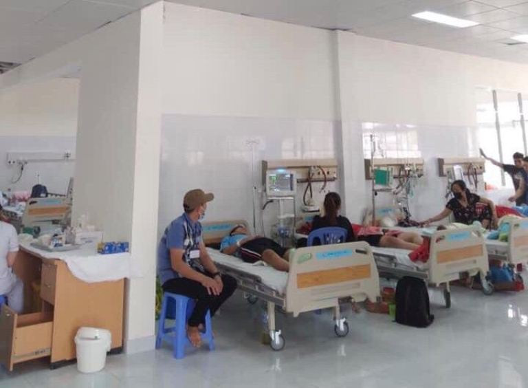 Những bệnh nhân đầu tiền đến điều trị tại bệnh viện trăm tỉ từng bỏ hoang