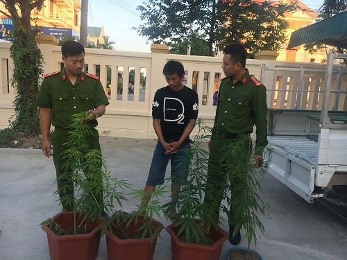 Đối tượng Vũ cùng tang vật