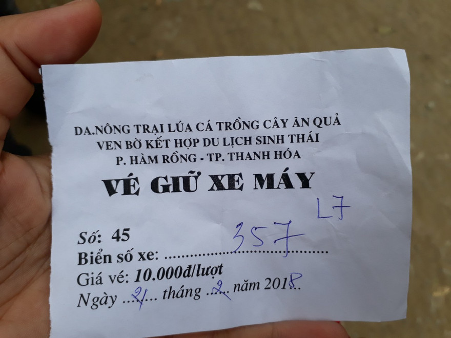 Tự ý thu vé trông xe giá 'cắt cổ' ở khu di tích