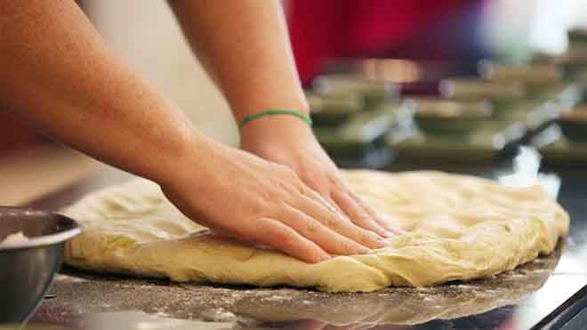 Bí quyết làm bánh mì từ nước táo trứ danh của người Pháp