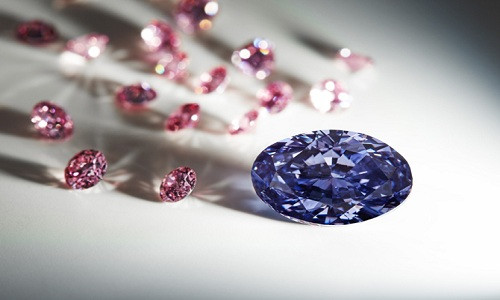 Viên kim cương màu tím được tìm thấy ở mỏ Argyle. Australia. Ảnh: Rio Tinto.