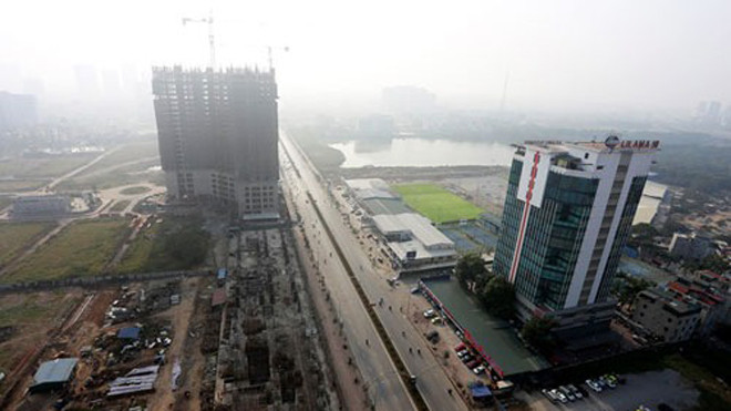 Trong ảnh là đường Tố Hữu (quận Hà Đông) kéo dài từ ngã tư cuối đường Lê Văn Lương giao cắt với đường Khuất Duy Tiến qua địa bàn huyện Từ Liêm đến ngã tư giao với đường Vạn Phúc, Hà Đông - Ảnh: Zing.