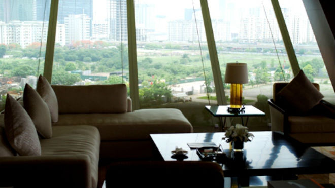 Tổng thống thích ăn sáng tại bàn ở khu vực tiếp khách hơn là bàn ăn riêng. Ảnh: Hương Chi.