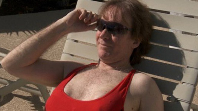 Bộ ngực cỡ 38 C mang lại cho ông những món tiền không nhỏ