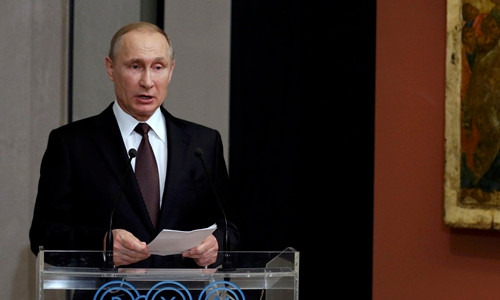 Tổng thống Nga Vladimir Putin trong buổi họp báo chung với Thủ tướng Hy Lạp Alexis Tspiras ngày 27/5. Ảnh: Reuters.