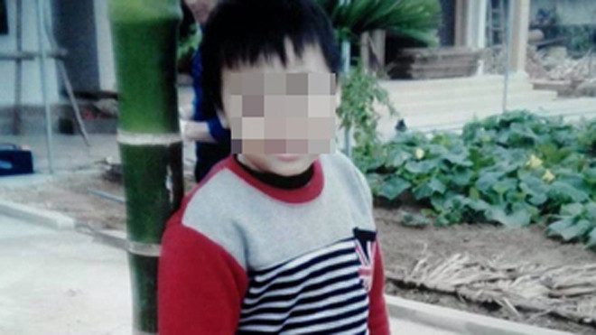 Hình ảnh cháu Q. được gia đình chị Thắm đăng tải trên mạng xã hội.