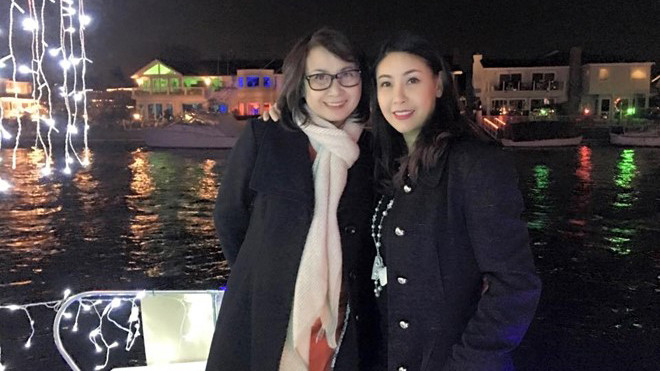 Hà Kiều Anh và mẹ. Ảnh: FBNV