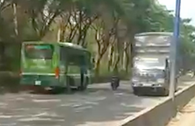 TPHCM đình chỉ lái xe buýt chạy ngược chiều