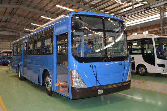 Lắp ráp xe buýt CNG tại nhà máy SAMCO Củ Chi (TPHCM)