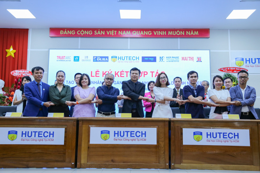 Các doanh nghiệp và nhà trường bắt tay nhau đào tạo sinh viên
