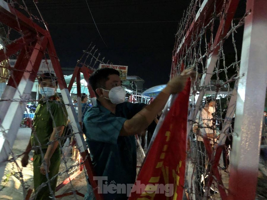 Bình Dương áp dụng Chỉ thị 16 nơi có công nhân mắc COVID-19 từ 0h đêm nay