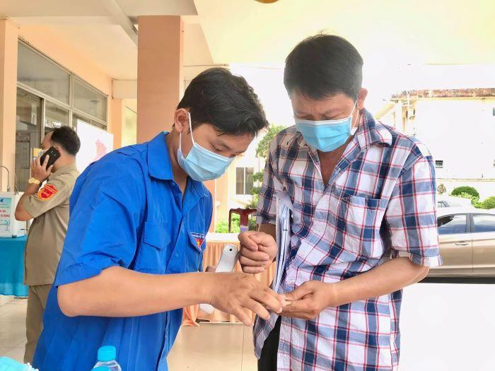 Bình Dương hỏa tốc tìm người liên quan 4 ca mắc COVID-19 ở TP.HCM