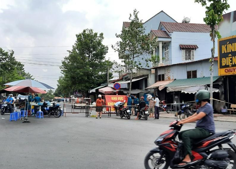 Bình Dương tạm phong tỏa khu vực hơn 600 hộ dân liên quan ca mắc COVID-19 ở TP.HCM