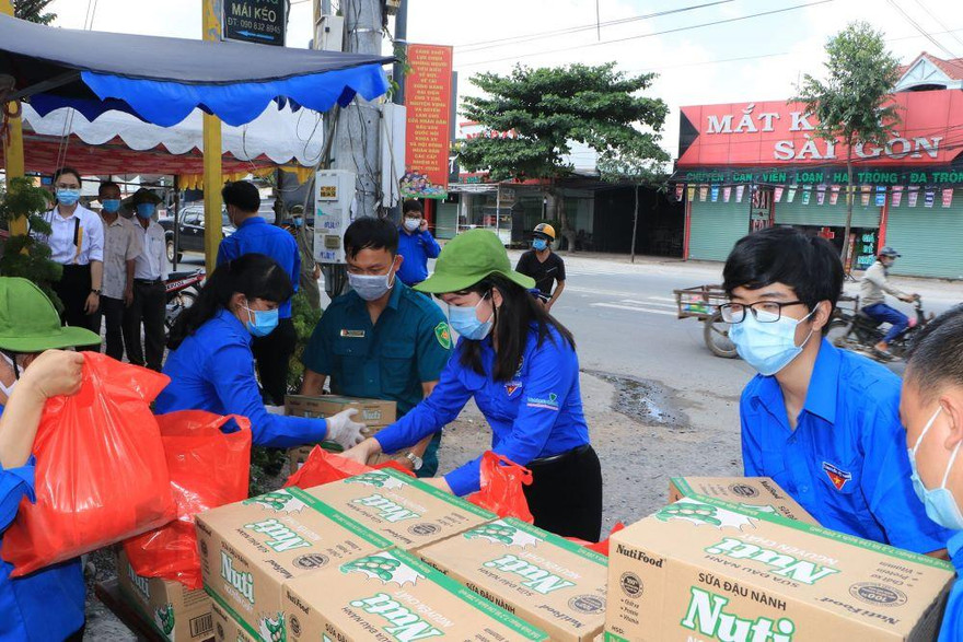 Tuổi trẻ Bình Dương, Bình Phước ‘san sẻ yêu thương, chung tay vượt qua đại dịch’