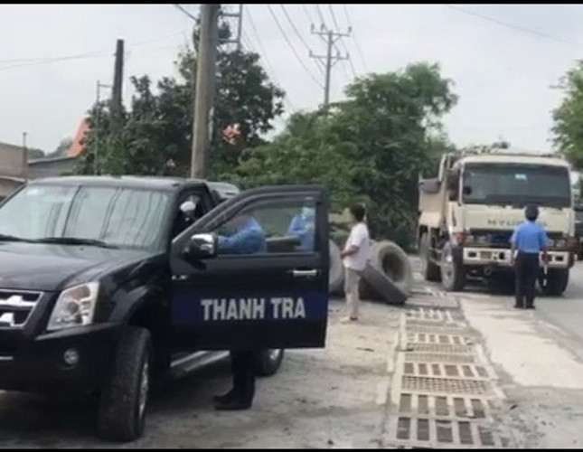 Bình Dương ra quân xử lý xe ben ‘hết đát’ lộng hành phá nát đường