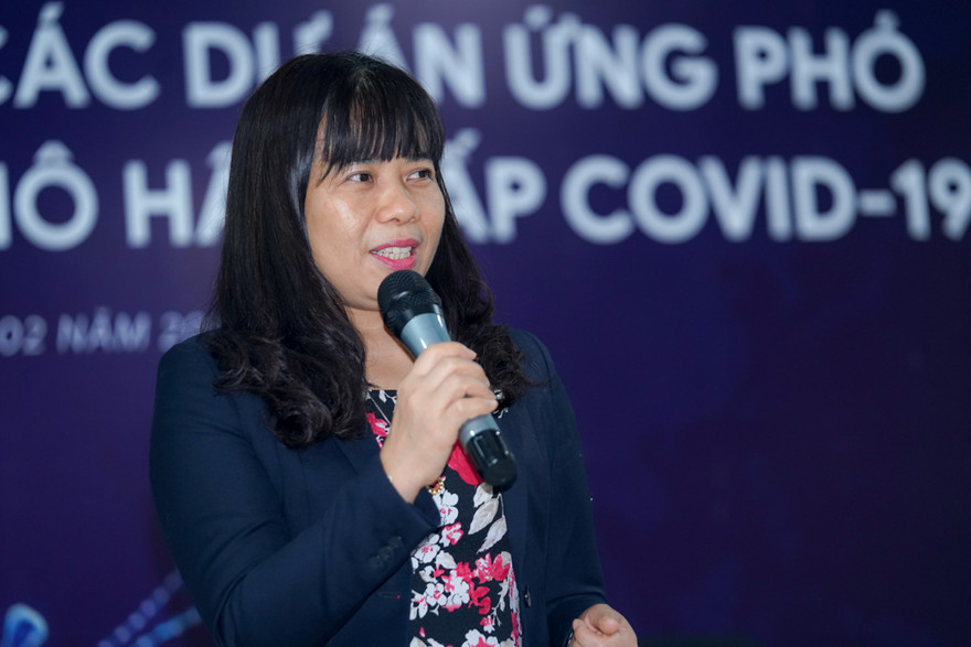 GS. Lê Thị Thu Hương (Viện trưởng Viện Đào tạo Y học dự phòng và Y tế công cộng, Đại học Y HN) cho biết: “Từng nếm trải nhiều gian nan trong việc xin ngân sách phục vụ nghiên cứu, bà đã thực sự bị sốc khi nhận được tài trợ của Vingroup”.