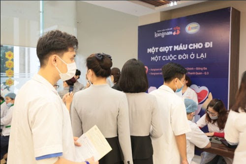 Hiến máu cứu người là nghĩa cử cao đẹp của các cán bộ, các y bác sĩ tại BVTM Kangnam