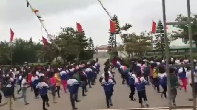 Thích thú với cách dạy tập thể dục 'siêu' trẻ trung