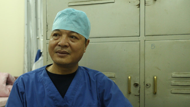 Bác sĩ Lương Tâm Phúc, Phó khoa Kế hoạch hóa Gia đình, Bệnh viện Phụ sản Hà Nội. Ảnh: Hà Quyên.