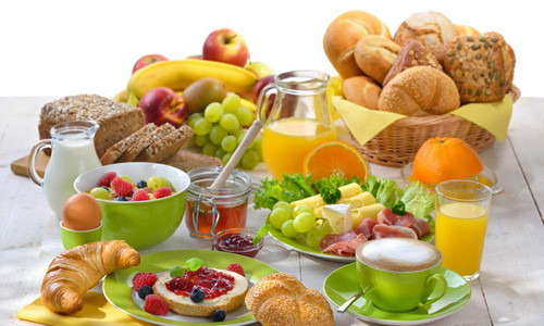 Những người béo có lẽ nên ăn sáng thường xuyên đều đặn mỗi ngày.