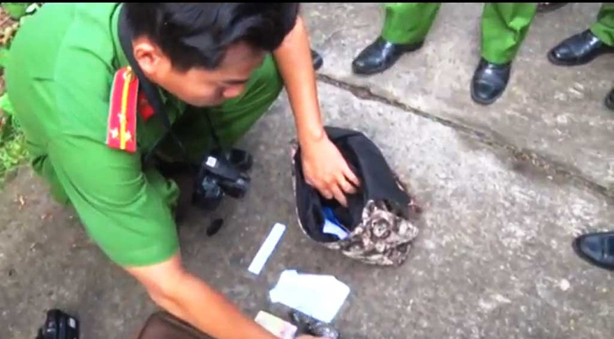 Công an khám nghiệm hiện trường, điều tra vụ việc