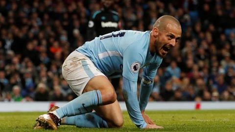 Man City nhận hung tin từ David Silva trước derby Manchester