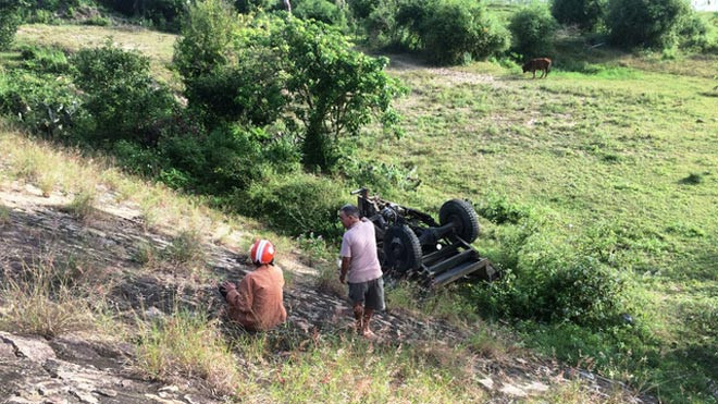 Phần thân của xe công nông bị kéo lê gần 400 m