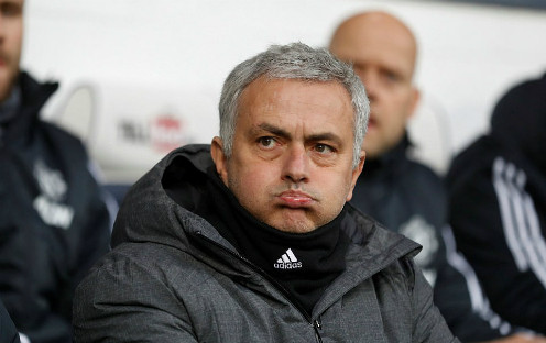 HLV Mourinho trong trận đấu với West Brom. Ảnh: Reuters.
