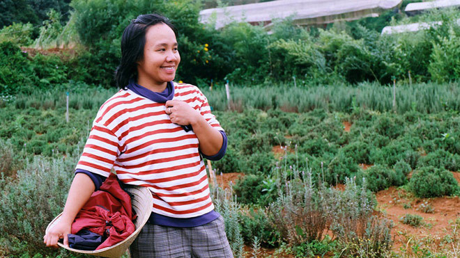 Miên hiền lành và chân chất như một người nông dân thực thụ, ít ai biết rằng Miên sinh ra và lớn lên ở thành phố