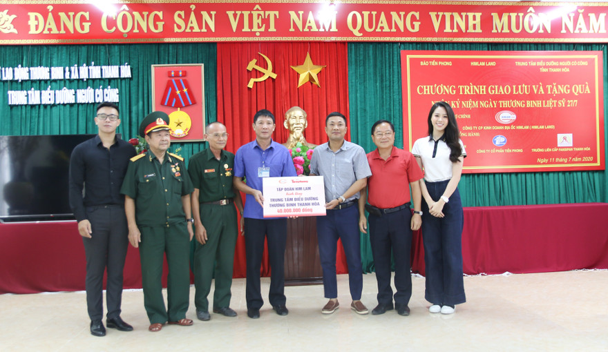 Tặng quà cho thương binh, người có công ở Thanh Hóa