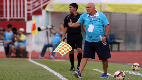 Bị đội bóng của Công Vinh cầm hòa, HLV Thanh Hóa ban lệnh cấm trại