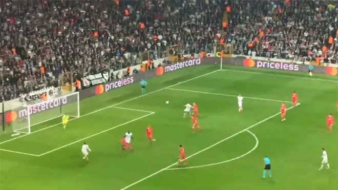 Mục kích siêu phẩm bàn thắng đẹp nhất mùa Champions League