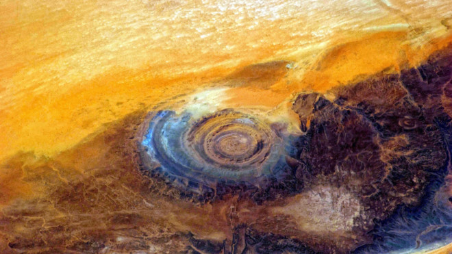 Cấu trúc Richat có hình dạng rất giống mắt người. Ảnh: Breathforlifetoday.