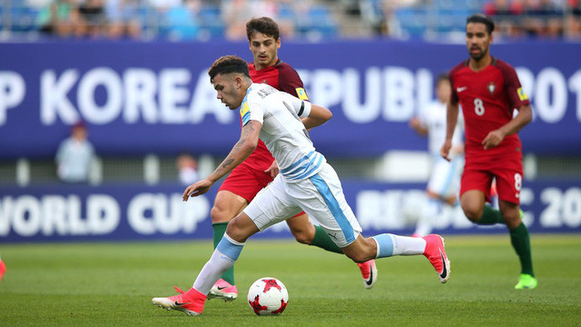 Trận đấu đang diễn ra khá cân bằng