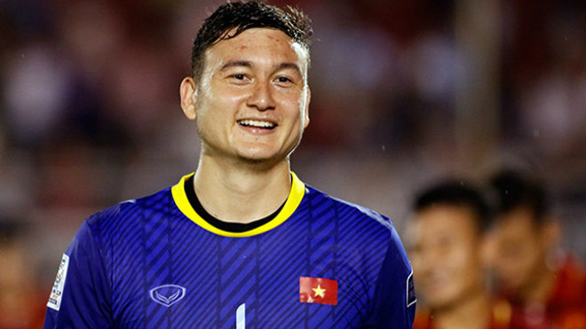 Con đường lên đội tuyển quốc gia không bằng phẳng của thủ thành Văn Lâm