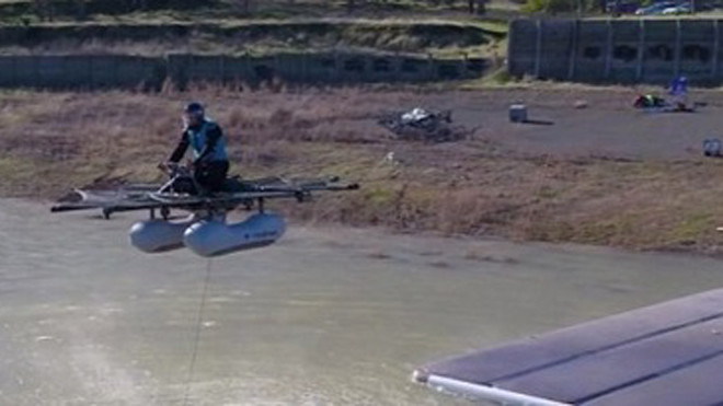 Kitty Hawk Flyer trong chuyến thử nghiệm