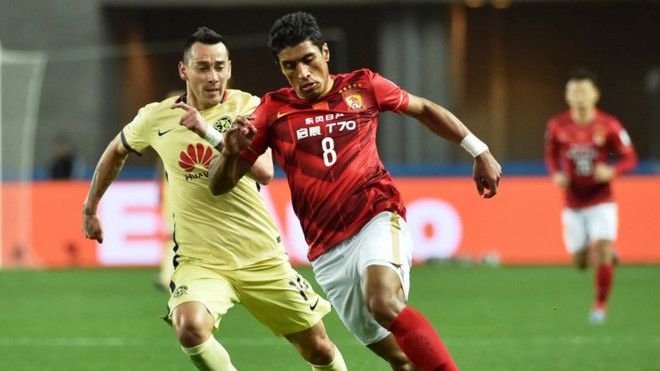 Paulinho từ chối lời mời của Barcelona để gắn bó với bóng đá Trung Quốc.