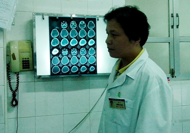 Mẹ bé trai bị bố đánh dã man chưa biết con nguy kịch