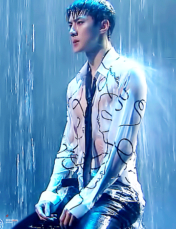 Jimin (BTS) “đụng hàng” Sehun (EXO), phản ứng trái ngược từ fan khiến netizen cười ngất ảnh 6