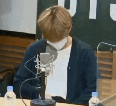 Biểu cảm “hoảng hốt tột độ” siêu buồn cười của V BTS trở thành đề tài hot của netizen Hàn ảnh 4