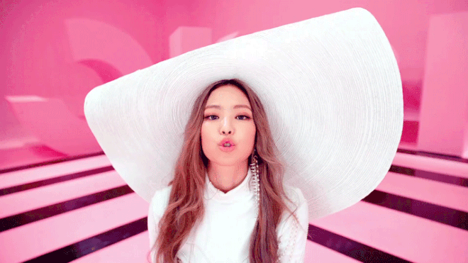 Chỉ vì “sánh đôi” cùng Kai (EXO), Karina (aespa) bị đem ra so sánh với Jennie (BLACKPINK) ảnh 8