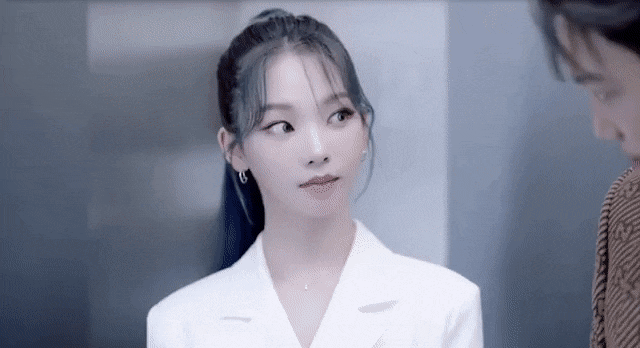 Chưa debut, Karina (aespa) đã có màn “sánh đôi” cùng Kai (EXO) với visual gây choáng ngợp ảnh 2
