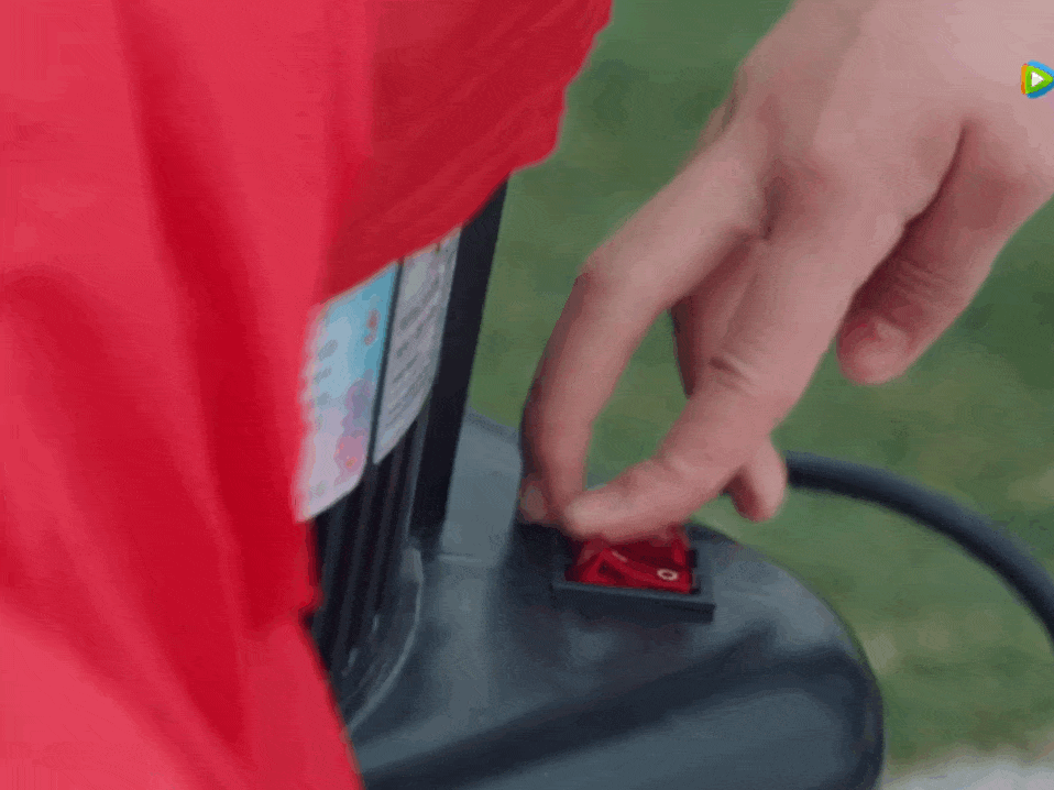 Chán xuyên không, Triệu Lộ Tư hóa cô nàng hậu đậu trong phim ngôn tình "Em Thích Anh" ảnh 3