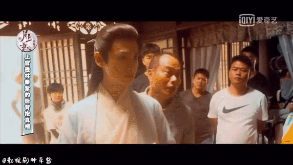 La Vân Hi bất lực khi bị đạo diễn “back hug” ở hậu trường “Nguyệt Thượng Trọng Hỏa“ ảnh 2