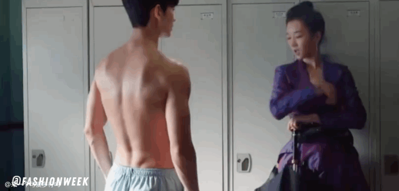 Netizen Trung "phát cuồng" với body sáu múi của Kim Soo Hyun trong phim “Điên Thì Có Sao?“ ảnh 1