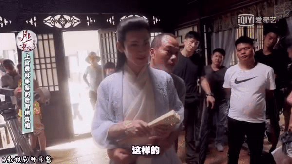 La Vân Hi bất lực khi bị đạo diễn “back hug” ở hậu trường “Nguyệt Thượng Trọng Hỏa“ ảnh 4