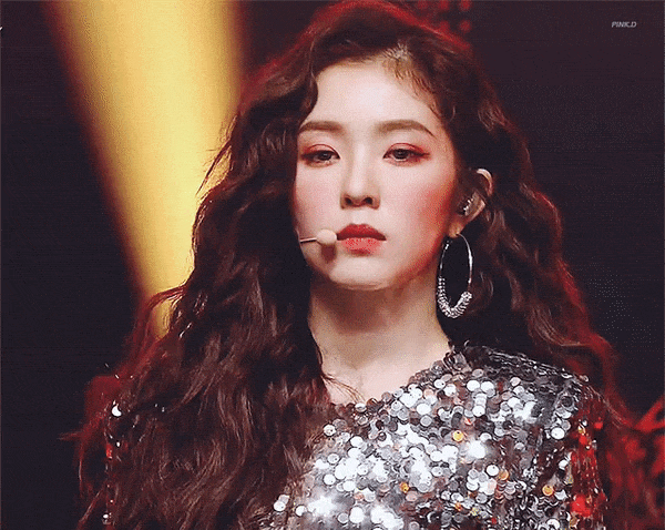 Hoá ra idol hợp với tóc xoăn dài nhất K-Pop không phải là Jisoo (BLACKPINK) hay Irene (Red Velvet) ảnh 2