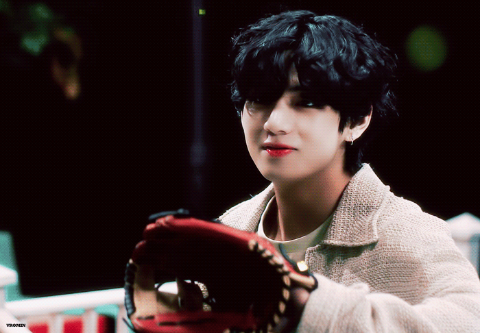 BTS ôn nhu dịu dàng đúng chuẩn “boyfriend” trong MV tiếng Nhật "Stay Gold" ảnh 5