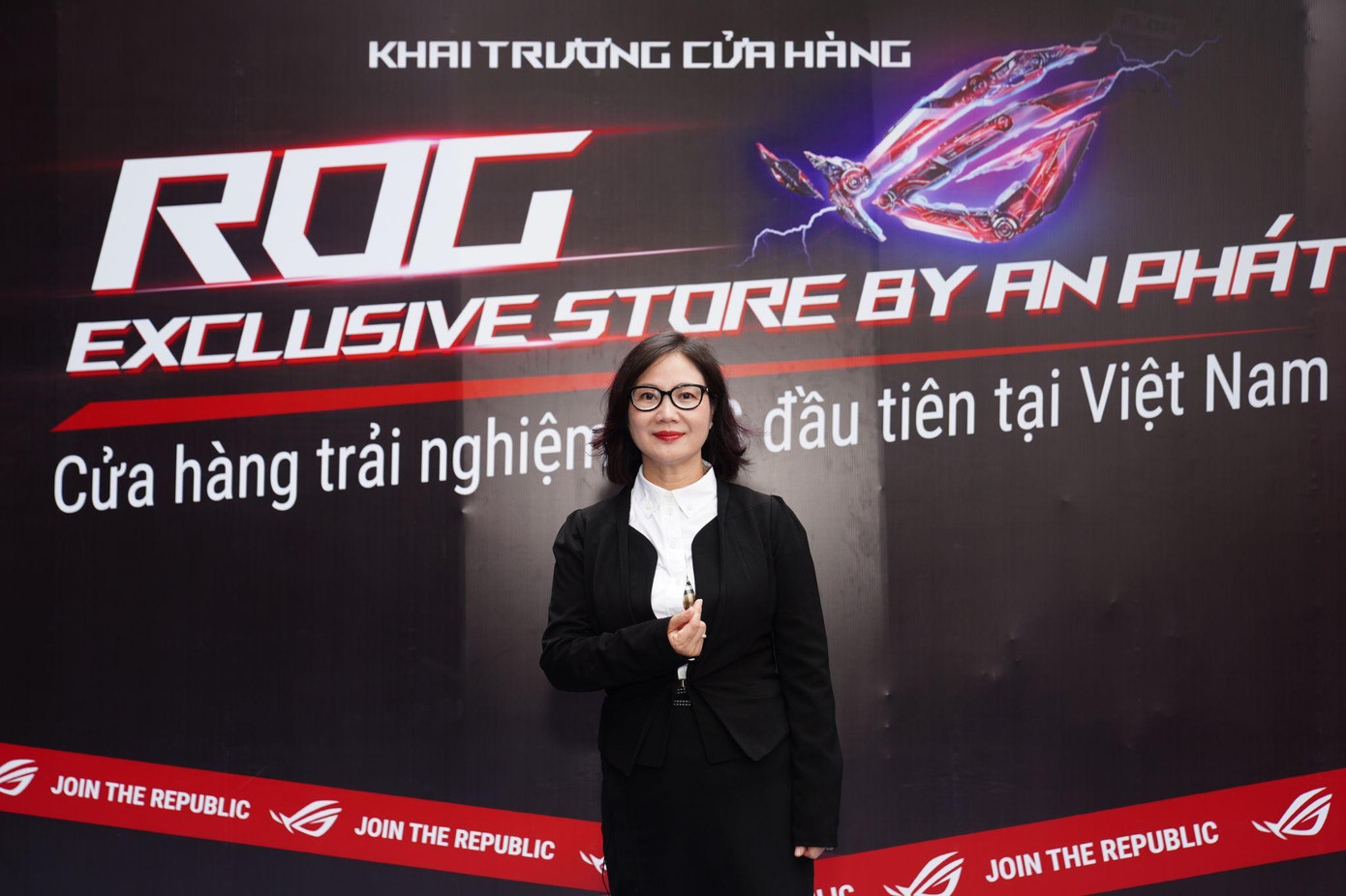 Bà Lê Thị Hương Giang - Tổng Giám đốc An Phát Computer. Bà Lê Thị Hương Giang - Tổng Giám đốc An Phát Computer.